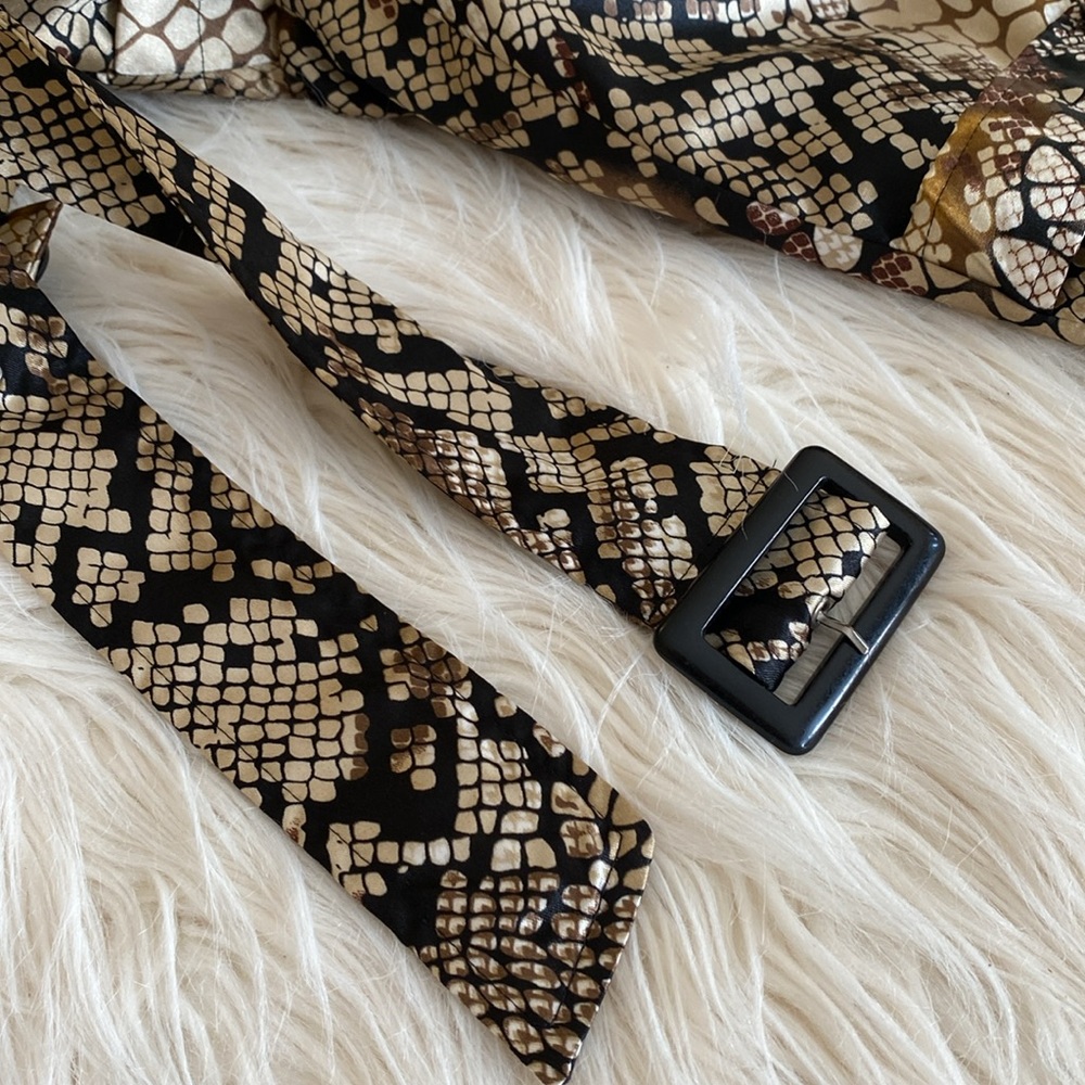 ROBERT LOUIS silky snake pattern jacket - Picture 14 of 16